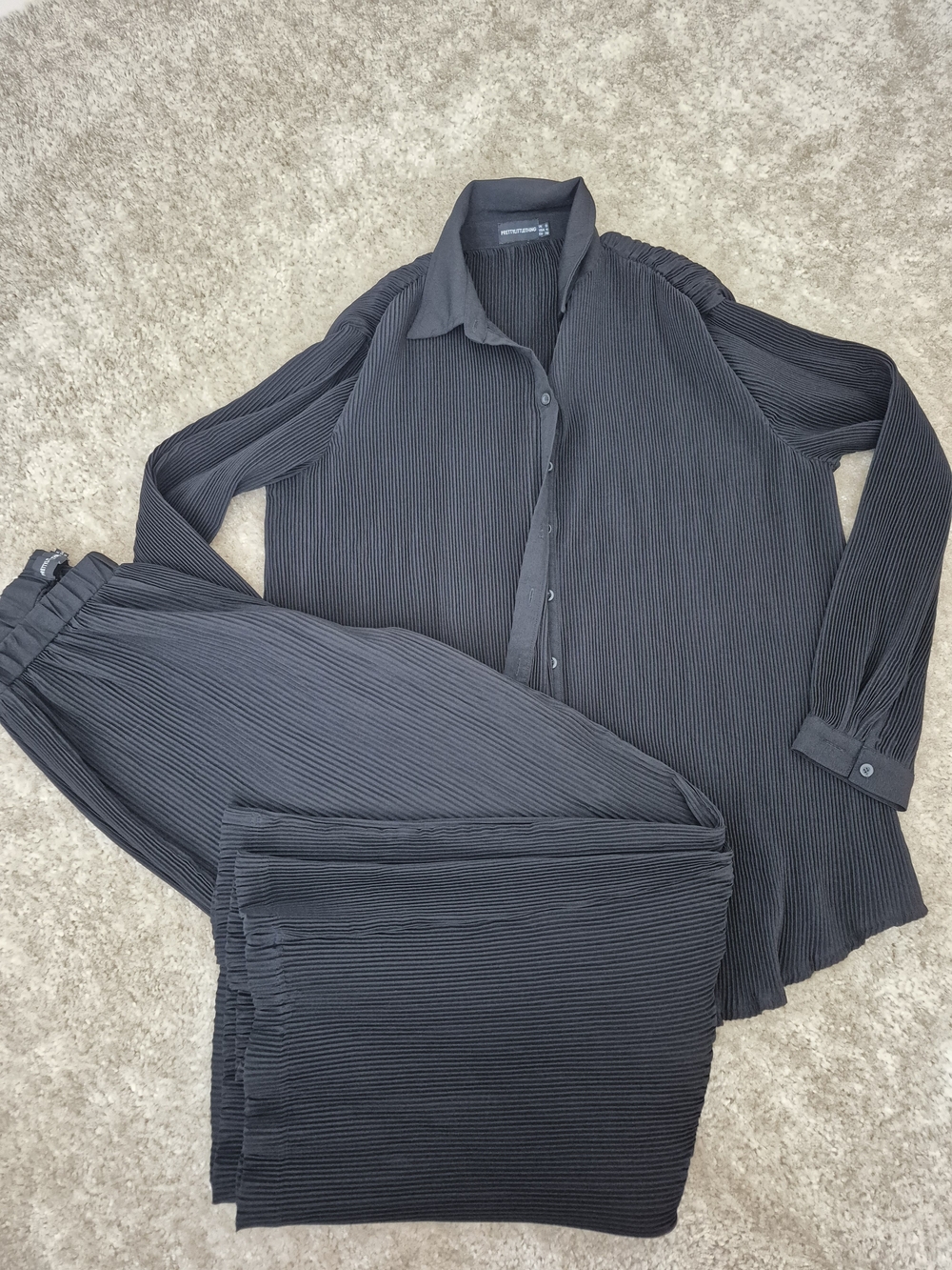 PrettyLittleThing Black Ribbed Button-Down Set - Picture 2 of 5
